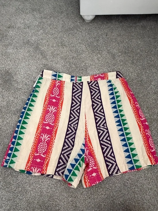 En Creme Multicolor Striped Embroidered Shorts - Picture 4 of 4